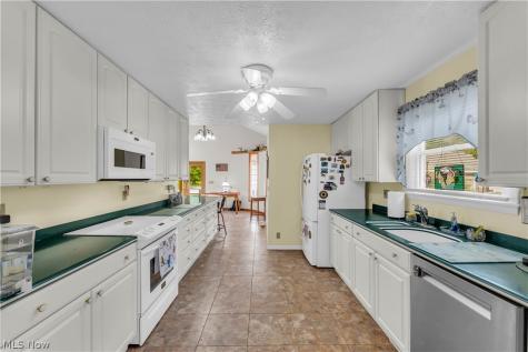 5295 Broadway Lorain OH 44052