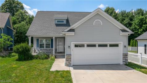 10921 Fox Den Circle Garrettsville OH 44231