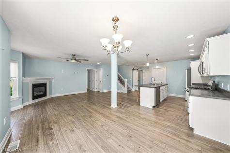 10921 Fox Den Circle Garrettsville OH 44231