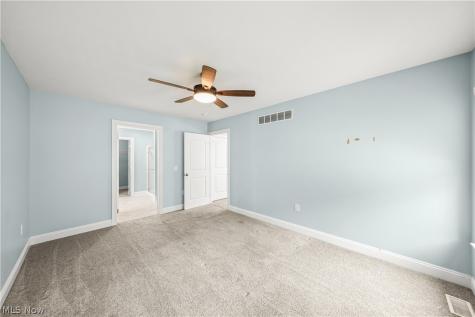 10921 Fox Den Circle Garrettsville OH 44231
