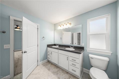 10921 Fox Den Circle Garrettsville OH 44231