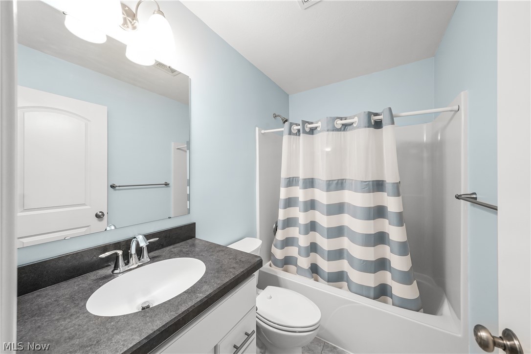 10921 Fox Den Circle Garrettsville OH 44231