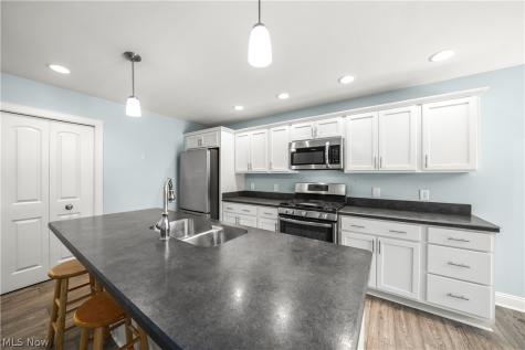10921 Fox Den Circle Garrettsville OH 44231