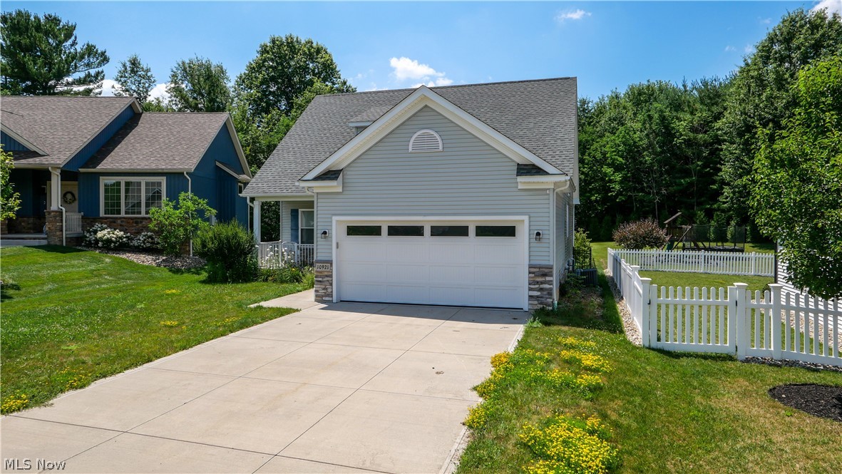 10921 Fox Den Circle Garrettsville OH 44231
