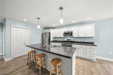 10921 Fox Den Circle Garrettsville OH 44231
