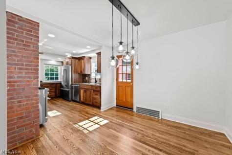 5204 Haverford Drive Lyndhurst OH 44124