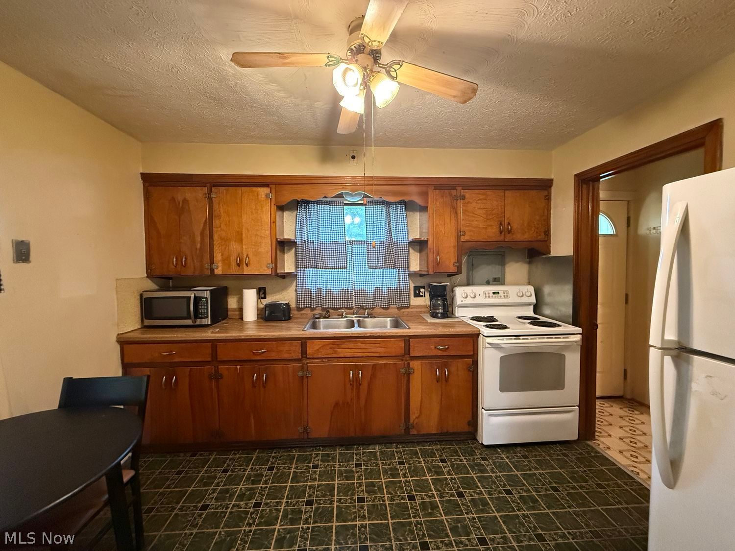 289 Edward Avenue Barberton OH 44203