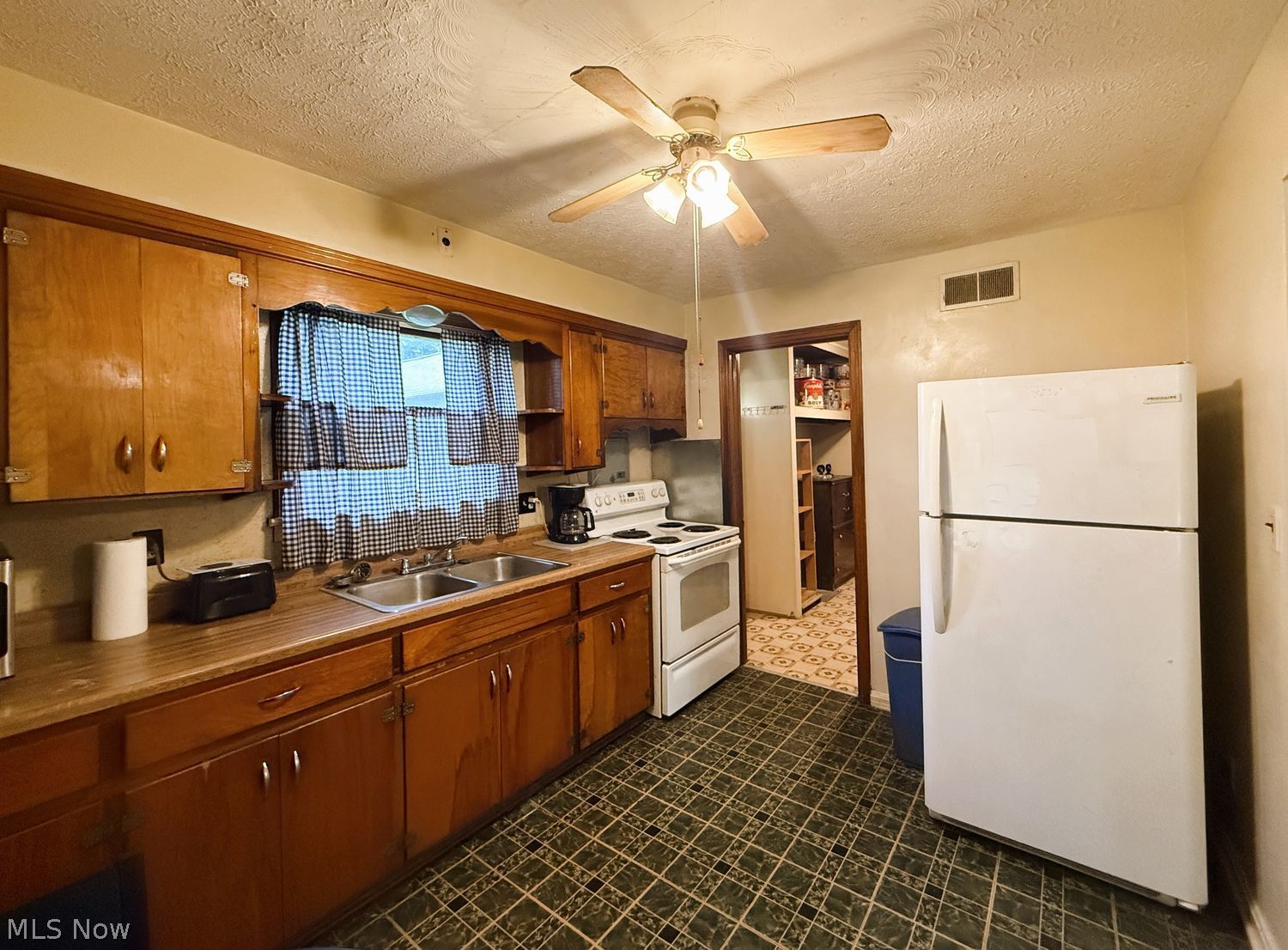 289 Edward Avenue Barberton OH 44203