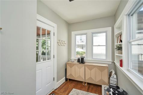 1658 Saint Charles Avenue Lakewood OH 44107