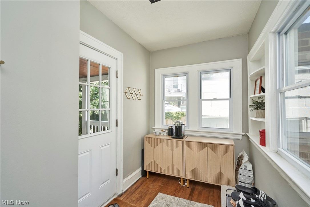 1658 Saint Charles Avenue Lakewood OH 44107
