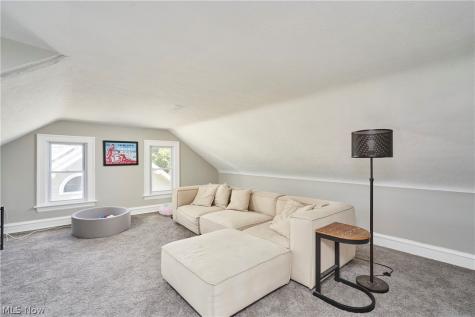 1658 Saint Charles Avenue Lakewood OH 44107