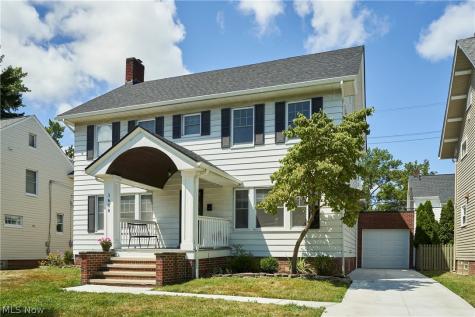 1658 Saint Charles Avenue Lakewood OH 44107