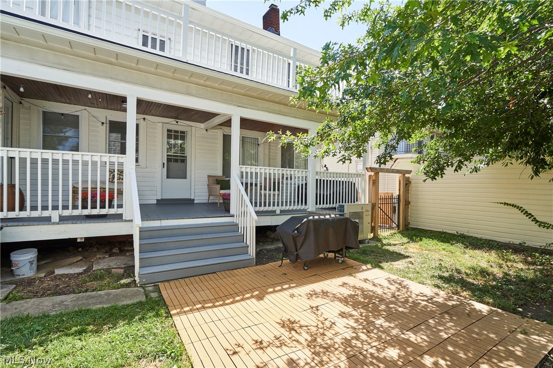 1658 Saint Charles Avenue Lakewood OH 44107