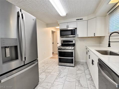 3679 Sanford Avenue Stow OH 44224
