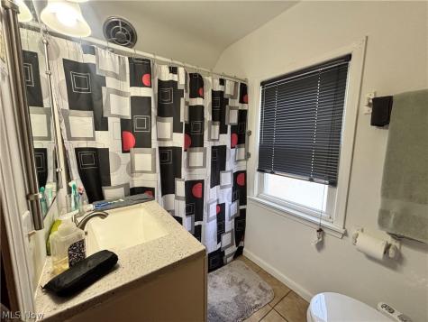 24201 Yosemite Drive Euclid OH 44117