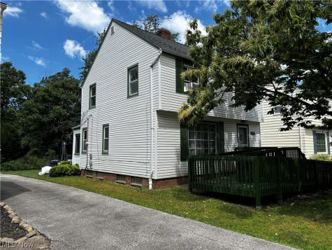 24201 Yosemite Drive Euclid OH 44117