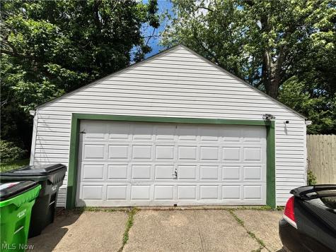 24201 Yosemite Drive Euclid OH 44117
