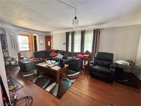 24201 Yosemite Drive Euclid OH 44117