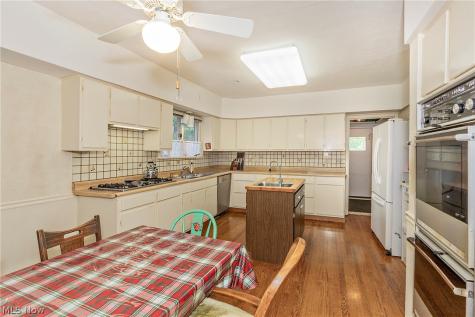 2657 Edgehill Road Cleveland Heights OH 44106