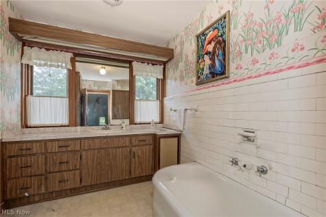 2657 Edgehill Road Cleveland Heights OH 44106