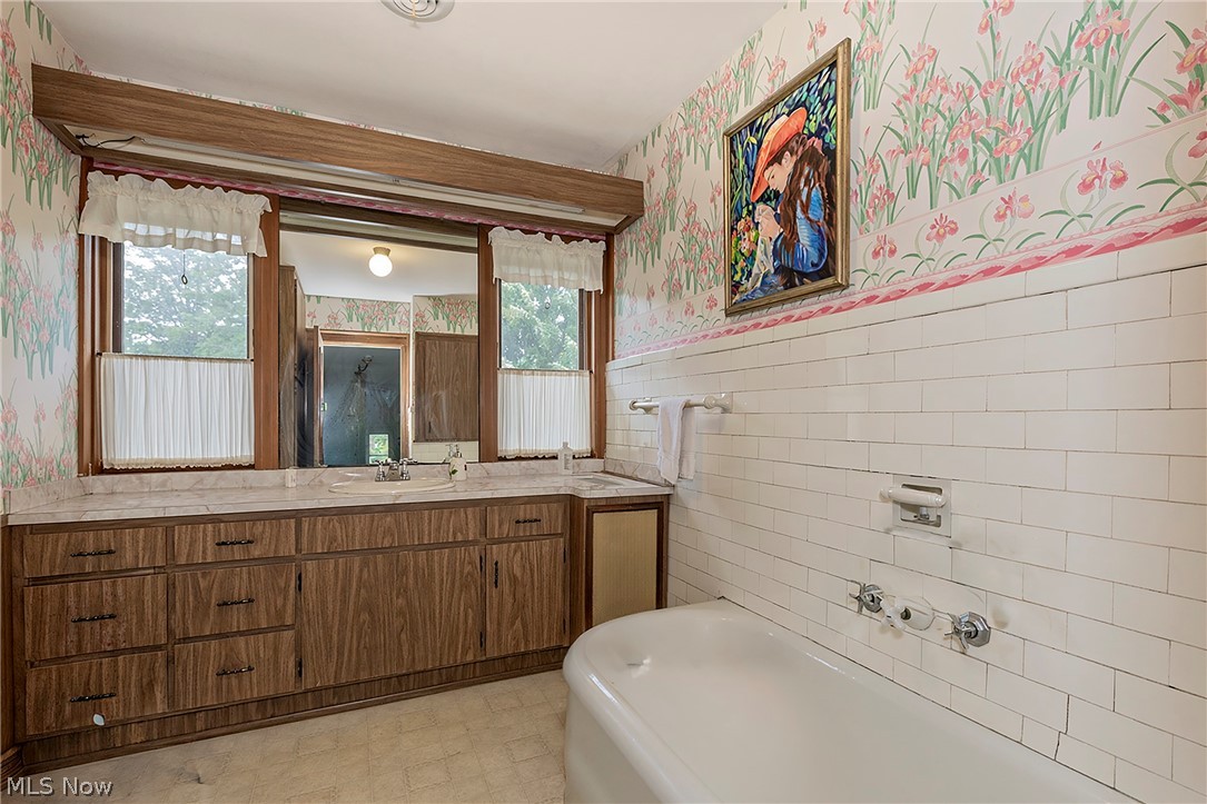 2657 Edgehill Road Cleveland Heights OH 44106