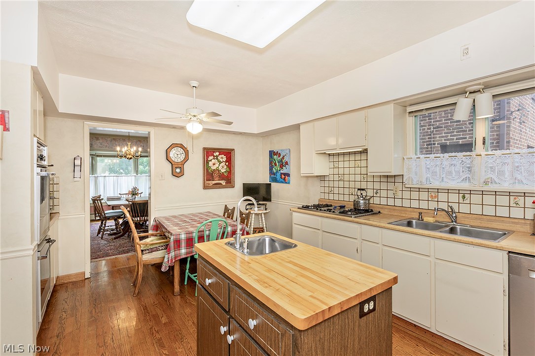 2657 Edgehill Road Cleveland Heights OH 44106