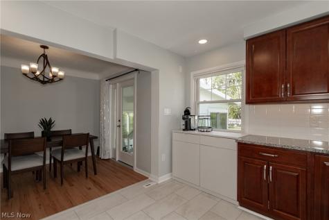 1342 Beaconfield Road Lyndhurst OH 44124