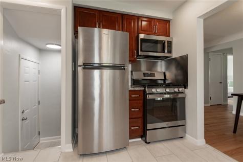 1342 Beaconfield Road Lyndhurst OH 44124