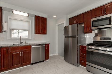 1342 Beaconfield Road Lyndhurst OH 44124