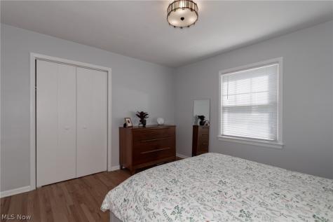 1342 Beaconfield Road Lyndhurst OH 44124