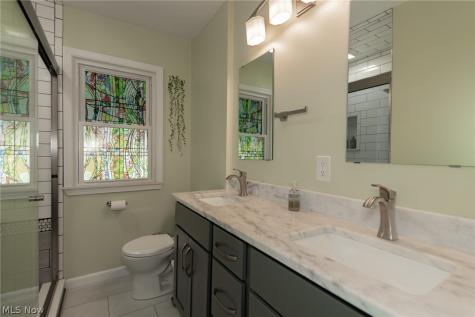1342 Beaconfield Road Lyndhurst OH 44124