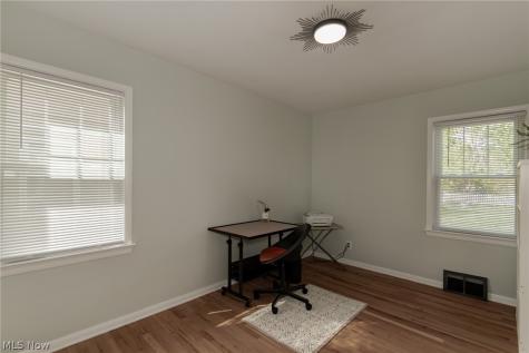 1342 Beaconfield Road Lyndhurst OH 44124