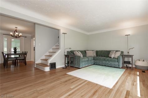 1342 Beaconfield Road Lyndhurst OH 44124