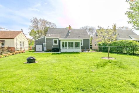 1342 Beaconfield Road Lyndhurst OH 44124