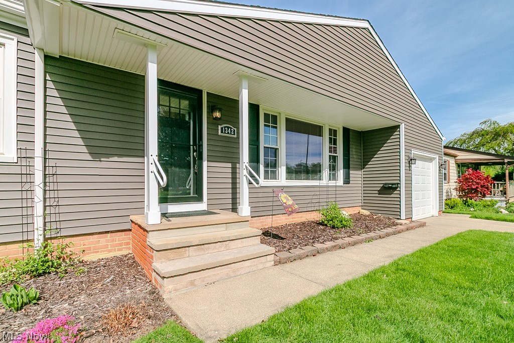 1342 Beaconfield Road Lyndhurst OH 44124