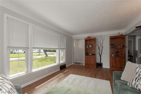 1342 Beaconfield Road Lyndhurst OH 44124