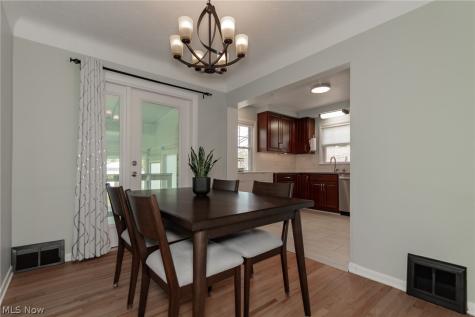 1342 Beaconfield Road Lyndhurst OH 44124