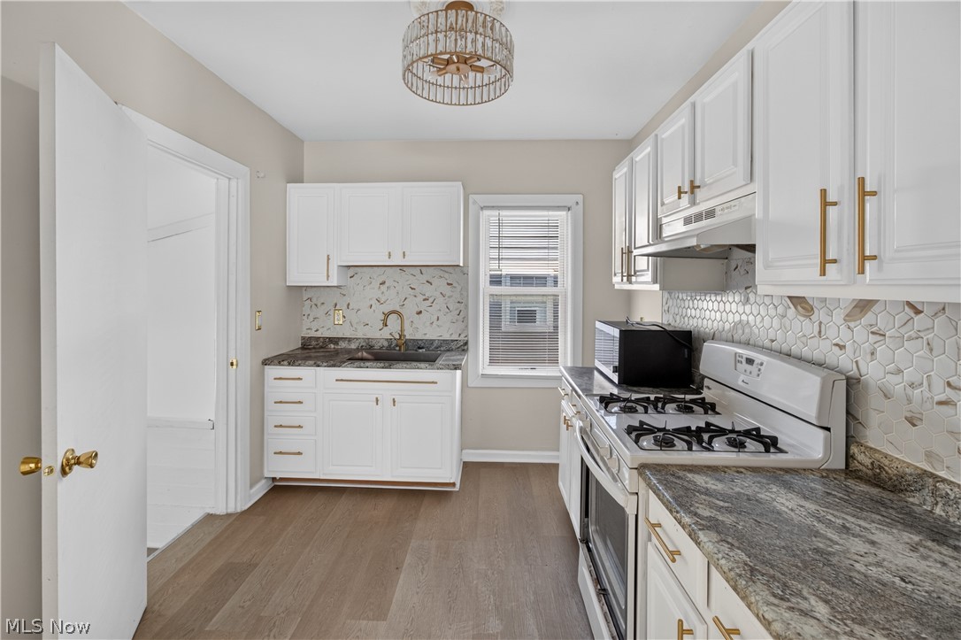 147 Fairlawn Avenue Elyria OH 44035