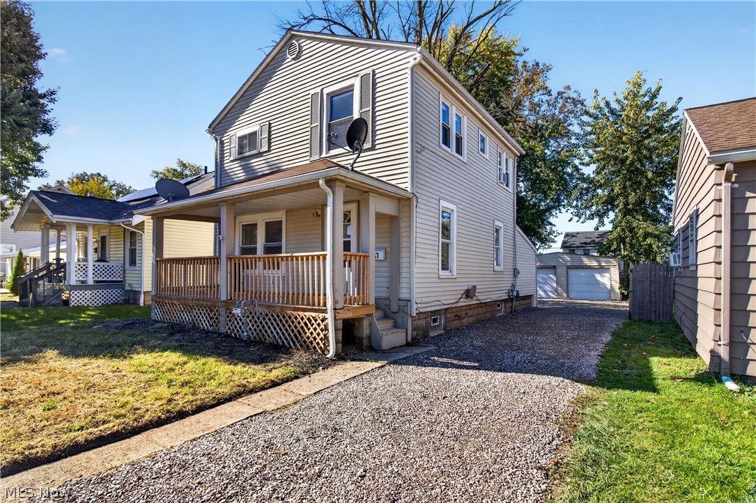 147 Fairlawn Avenue Elyria OH 44035