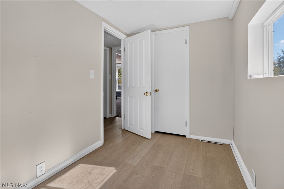 147 Fairlawn Avenue Elyria OH 44035