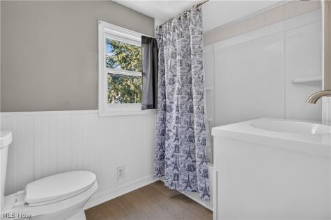 147 Fairlawn Avenue Elyria OH 44035