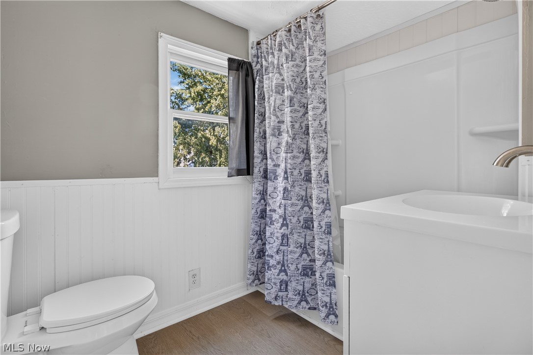 147 Fairlawn Avenue Elyria OH 44035