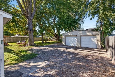 147 Fairlawn Avenue Elyria OH 44035