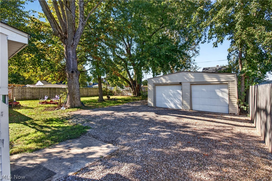 147 Fairlawn Avenue Elyria OH 44035