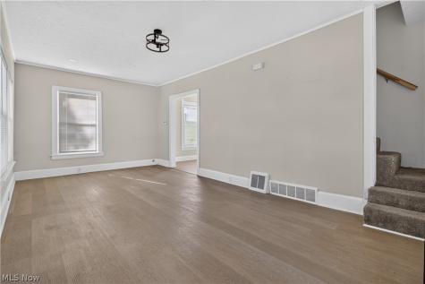 147 Fairlawn Avenue Elyria OH 44035