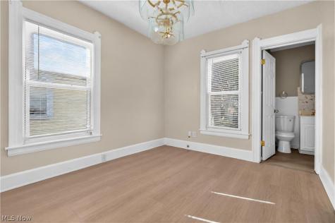 147 Fairlawn Avenue Elyria OH 44035