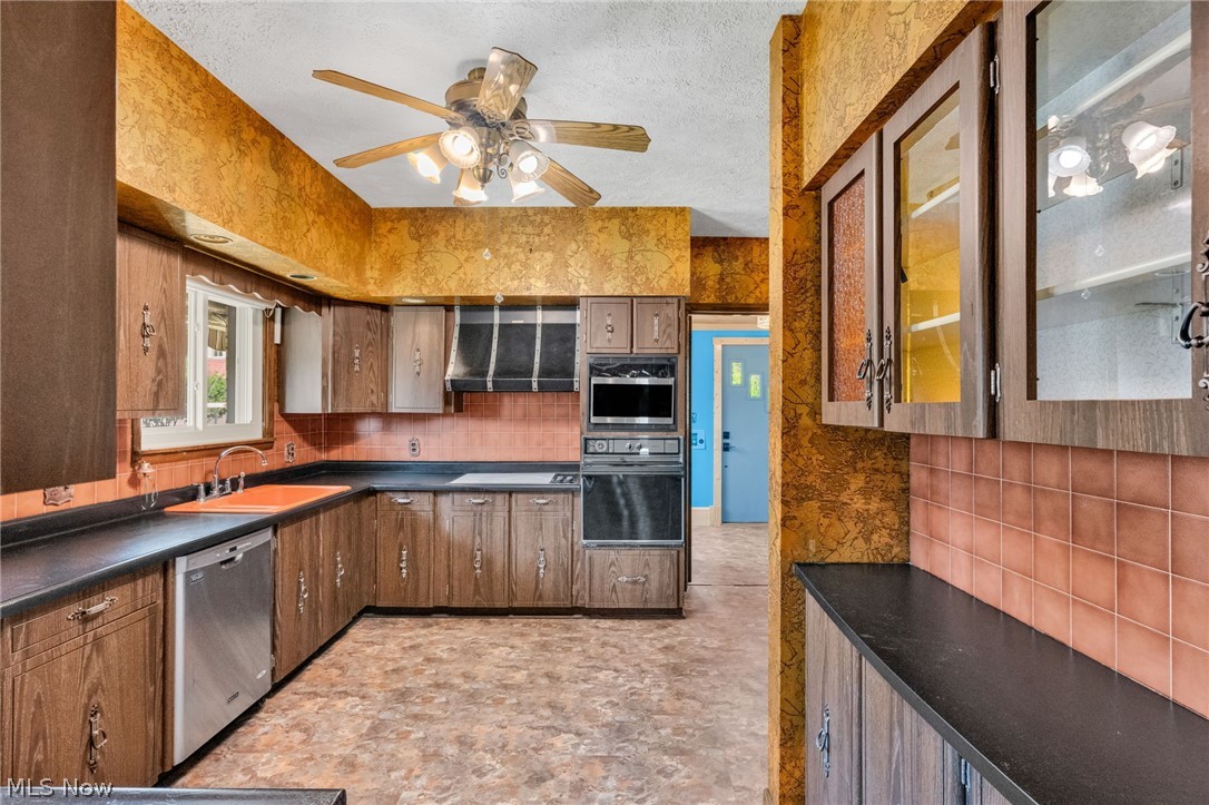 593 Dewey Avenue Cadiz OH 43907