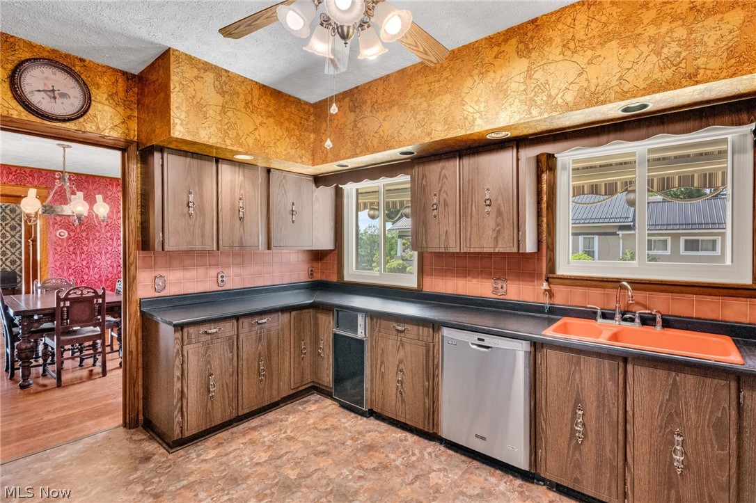 593 Dewey Avenue Cadiz OH 43907