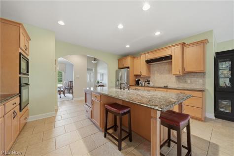 1070 Wedgefield Court NE North Canton OH 44720