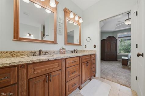 1070 Wedgefield Court NE North Canton OH 44720